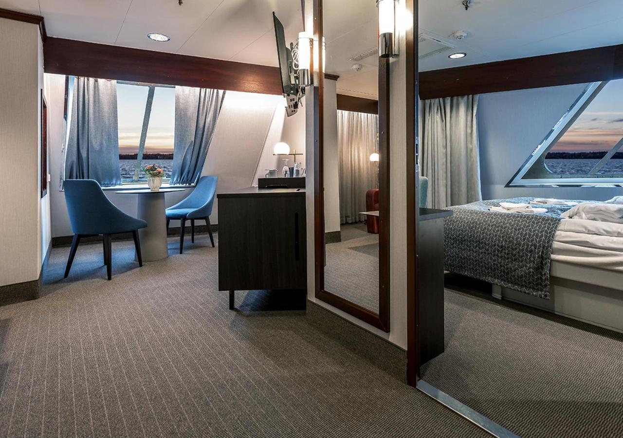 Viking Line Ferry Gabriella - 2-Night Cruise Stockholm-Helsinki-Stockholm Hotel Room photo
